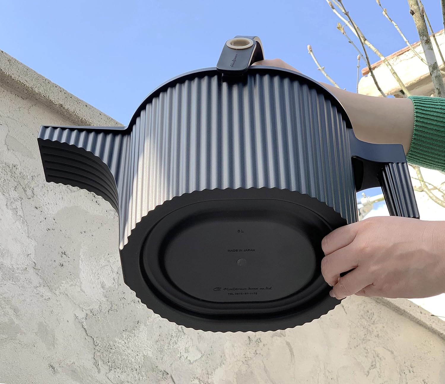 Hachiman Garden Beetle Watering can 5L - Red - Image 3