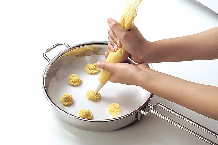 Miyazaki Hattori Geo Sauce Pan 18cm - Image 5